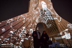 نورپردازی برج آزادی در شب سالگرد پیروزی انقلاب   