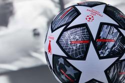 گزارش تصویری؛ رونمایی از توپ جدید لیگ قهرمانان ار
