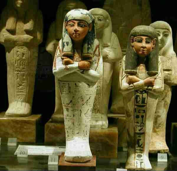 ‏اوشابتی‌ها تندیس‌های ظریفی بودند که در مصر باستا