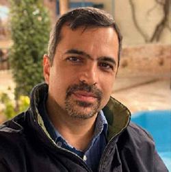 علی اکرمی، روزنامه‌نگار و فعال سیاسی به دلیل کرون