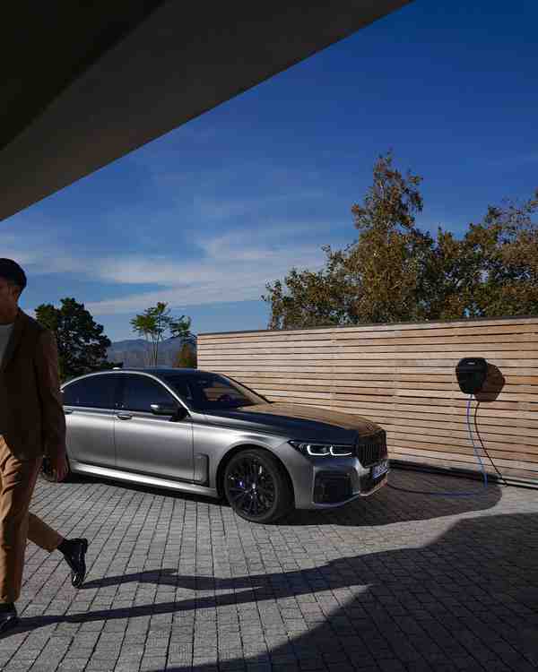 Let's take a spin The BMW 7 Series Sedan  THE7 Jo