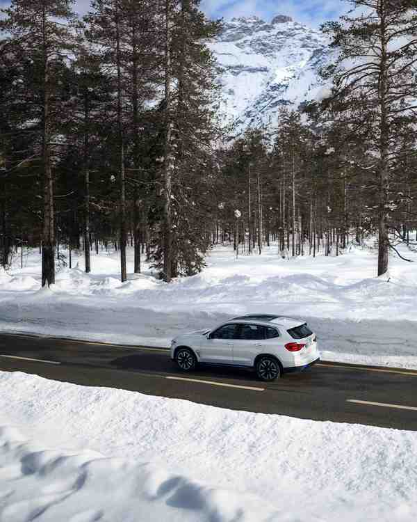 When joy is a habit The first-ever BMW iX3 THEiX3