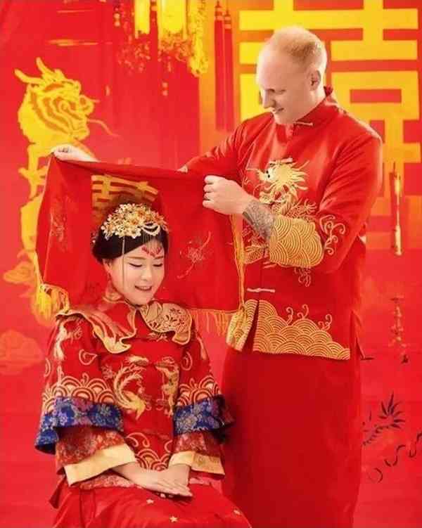 ☯در عروسی های سنتی چین لباس عروس و داماد به رنگ ق