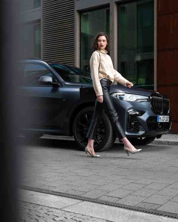 Forget the spotlight Enjoy the shadow The BMW X7 