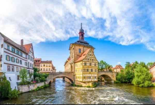 بامبرگBamberg شهری تاریخی در آلمان با معماری قرون