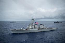 شلیک هشدار ناوهای آمریکایی به قایق‌های سپاه در خل