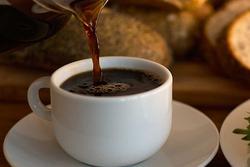 آیا قهوه باعث بالا رفتن فشار خون می شود؟