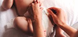 مشاهده خون در مدفوع نوزاد آیا خطرناک است؟  در بسی