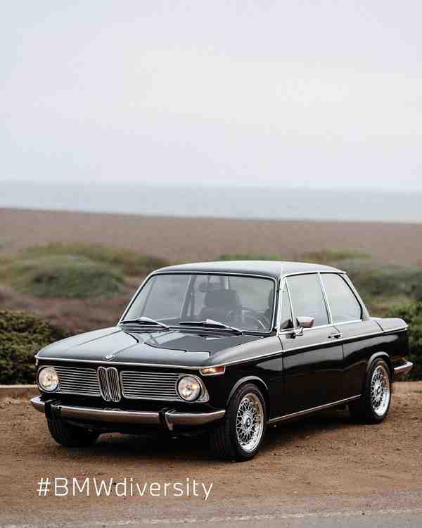 motolisa02p claims that her 1973 BMW 2002 reflect