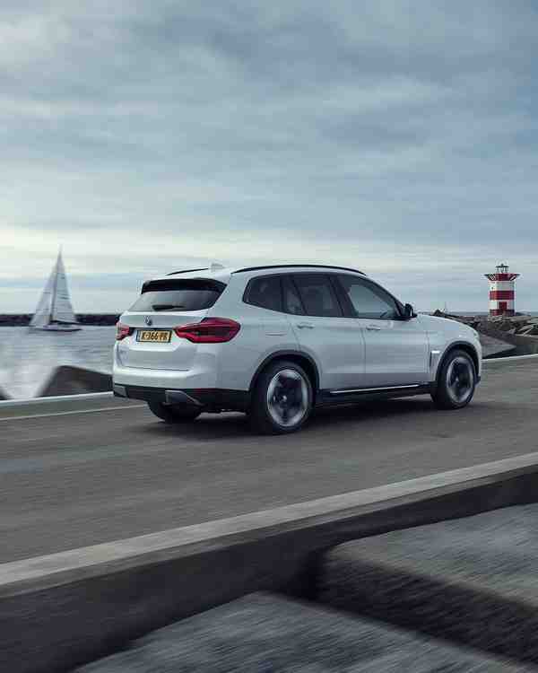 Chasing the waves The first-ever BMW iX3  THEiX3 