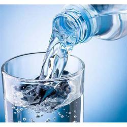آب معدنی چیست؟ خواص و مضرات آب معدنی