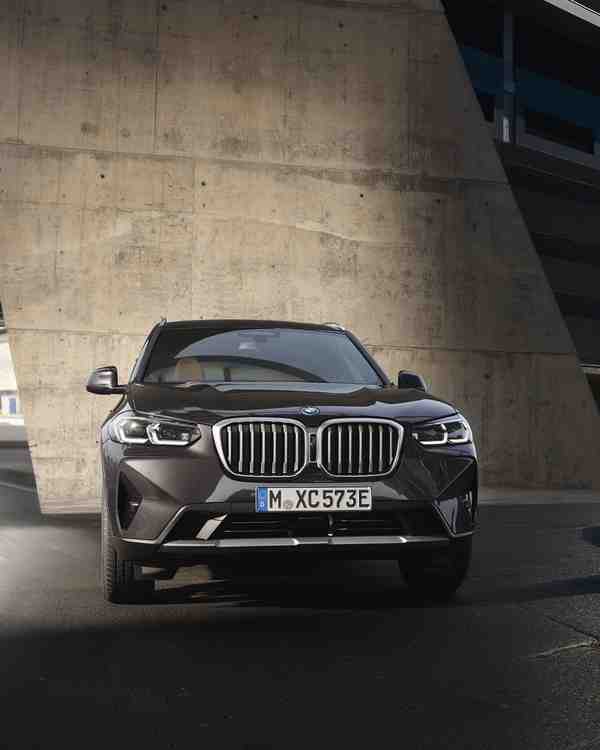 Face the day head-on  The BMW X3 Plug-in Hybrid  