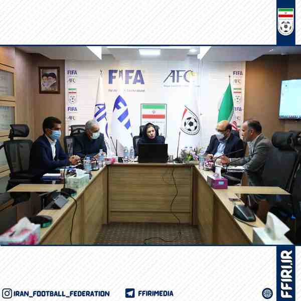 عصر روز گذشته جلسه مقامات فدراسیون فوتبال و وزارت