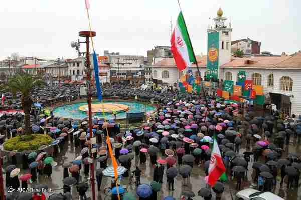 ‌ جشن انقلاب زیر بارا‌ن ‌ ‌ ‌رشت  اینستاگرام خبرگ