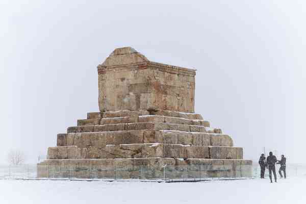 Tomb of Cyrus the Great on a Snowy Day ❄️  مقبره 