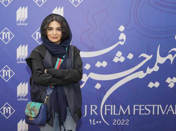 اکران فیلم ضد  مگا مال  جشنواره ۴۰  بهمن ۱۴۰۰  ای