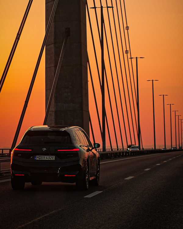 Those golden hour drives  The BMW iX alicelinari 