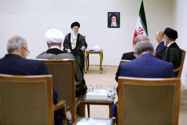 ‌‌ رهبر انقلاب اسلامی امروز در دیدار رئیس‌جمهور ر
