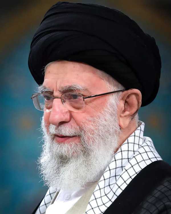 reyhaneh_khamenei به خانواده‌هاى محترم یعنى پدر و